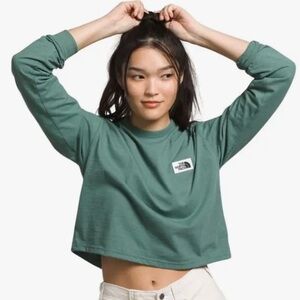 The North Face Heritage Patch Long-Sleeve Crop